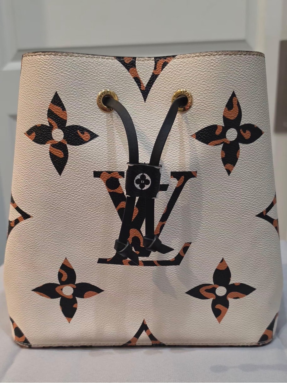 Louis Vuitton Neonoe wild at heart